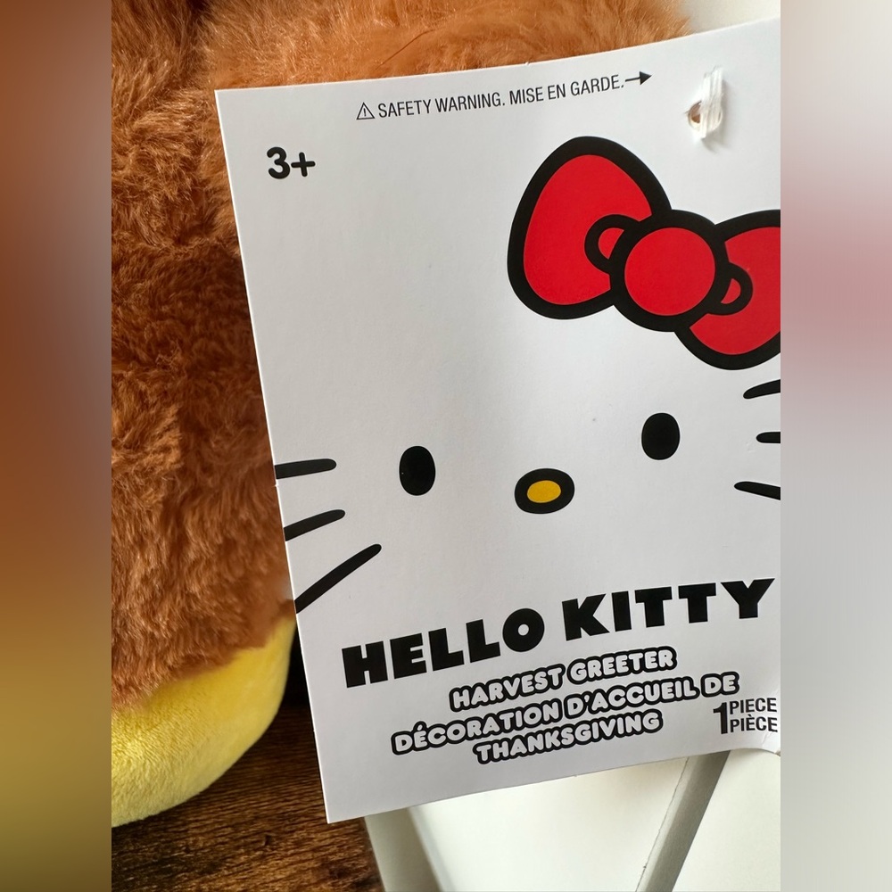 Hello Kitty Harvest Greeter 🦃 - Picture 3 of 7